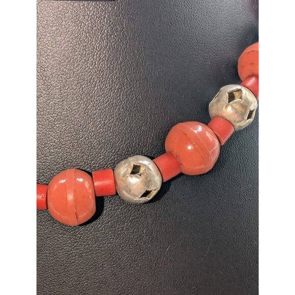 VTG Celluloid Salmon Pink Silver Tone Cut Out Bead Toggle Clasp Choker Necklace - Picture 3 of 5